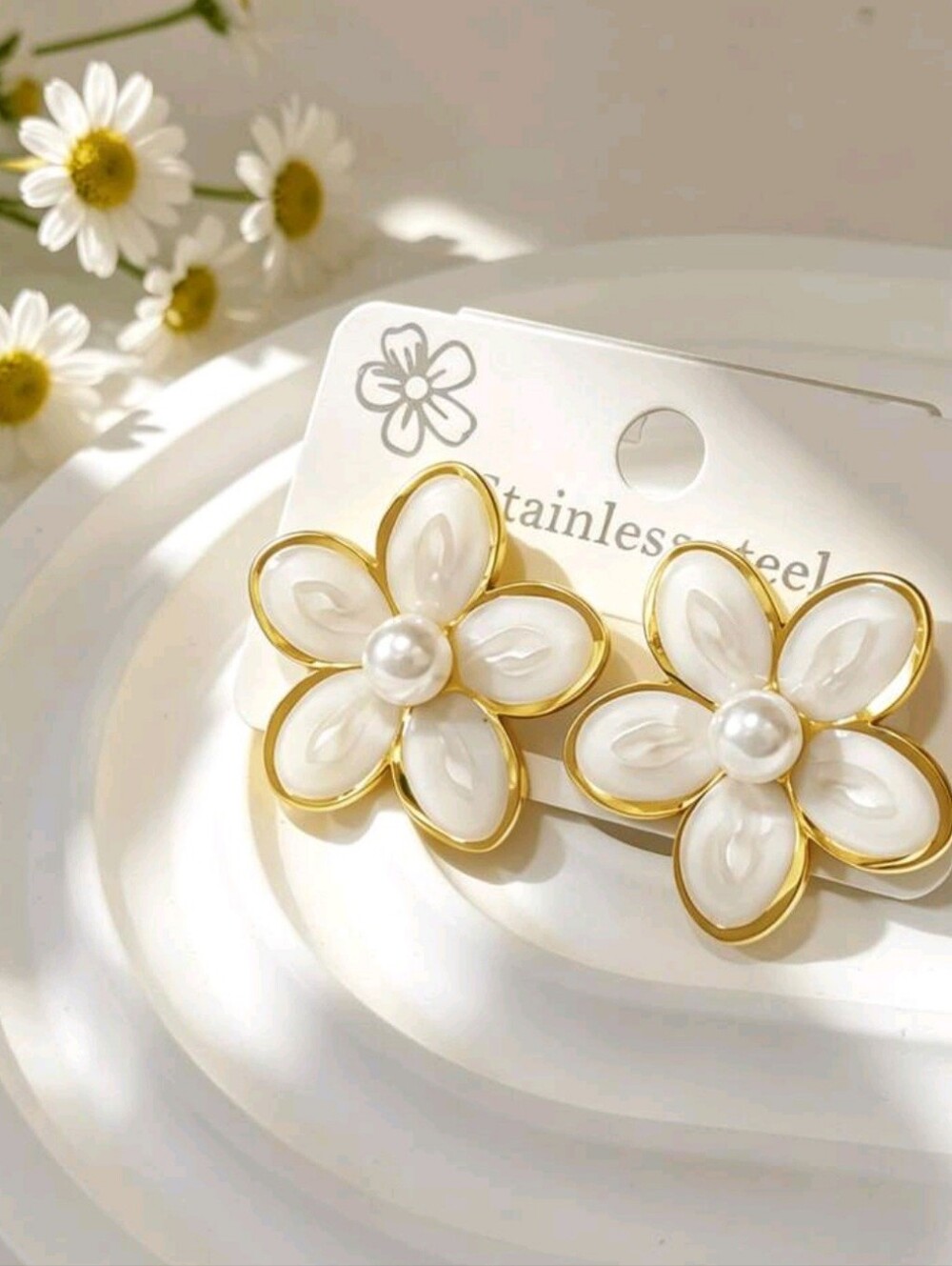 Gold-Trim White Flower Pearl Stud Earrings - Women's Accessories